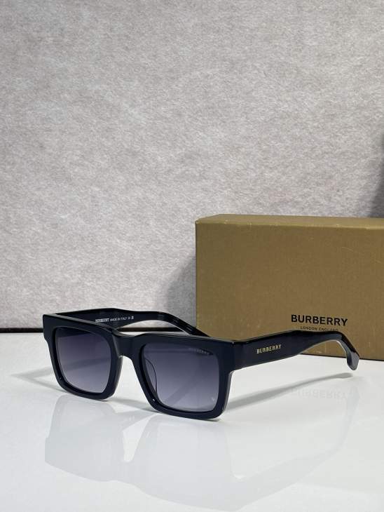 Picture of Burberry Sunglasses _SKUfw79761535fw